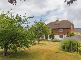St Mary's House by Keepers Cottages