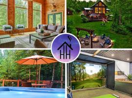 Cabin with Heated Pool and Golf Simulator plus Hot Tub and Game Room in Hocking Hills, хотел с басейни в Лоуган