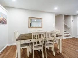 2 Bed, Moroccan style Tvs,Kids Essentials, Crib,walk to Golf