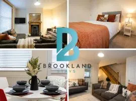 Cheltenham 3-Bed Serviced House by Brookland Stays Short Lets with Free WiFi