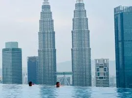 Eaton Suites KL By Luna
