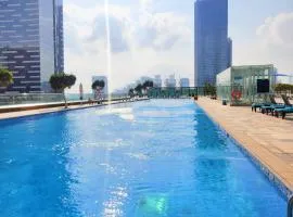 Pearl Club Al Reem Island 2 Bedrooms With Pool , Gym and Tennis Court