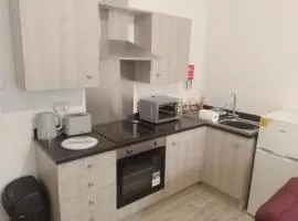 Coach House Apartment - Sleeps 2