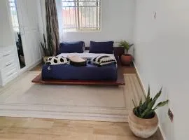 The Rocky Apartment lumuli