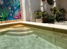 Casa colonial con piscina en el centro de Merida