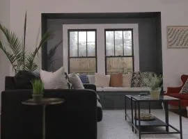 Clinton Street House: Your Lafayette Home Base