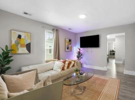 Chic Vinewood Home King Plus 2 Queens, ξενοδοχείο σε Ντιτρόιτ
