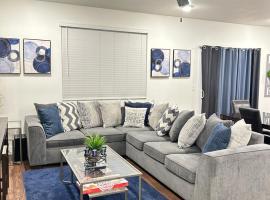 3BR Vegas Getaway Near Strip & Downtown, caba&ntilde;a en Las Vegas