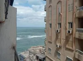 Luxury apartment sea view family rentals شقه ثاني نمره من البحر للعائلات فقط
