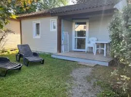 Chalet cosy avec terrasse - 2 chambres, 4 personnes - API-1-52-350