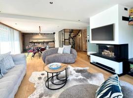 Chalet spacieux aux Allues, 12 pers., sauna, terrasse - FR-1-180-662, khách sạn ở Les Allues