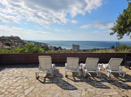 Villa Sunrise, stuga i Baltjik