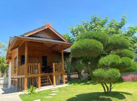 Han's Villa, hotel con estacionamiento en Sumbawa Besar