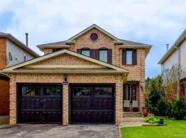 4 Bedroom Spacious Retreat near Key Attractions
