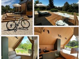 Tiny House Mon Cabanon grand jardin terrasse climatisation、Quinceyのホテル