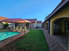 Fancy Yellow Guesthouse