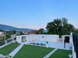 Casa La Familia