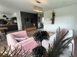 VILLA VULKANEIFEL -modern -familienfreundlich -Terrasse -Doppelgarage -ruhiger Lage