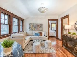 Cozy Carriage House Retreat Cleveland Heights