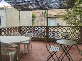 Chambre 1 - avec grande terrasse, capsule hotel in Port-la-Nouvelle