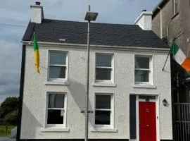 Charlie Óg's Bridge House