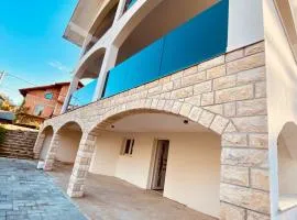 Filuma Suite with private terrace and balcony PANORAMIC GACKA VIEW