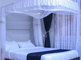 SEVEN J's SUITES