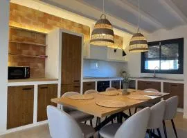 Can Pou, charming village house in Girona
