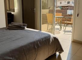 Sunflight Apt 01B One Bedroom Apt, hotel u kojem su ljubimci dozvoljeni u gradu 'Larnaka'