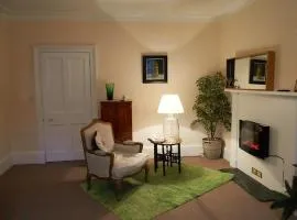 Montrose Apartment