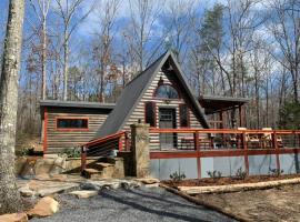 Canyon A-Frame Cabin - Fire Pit, Sauna, Hiking, ξενοδοχείο σε Fort Payne