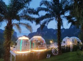 7 heaven resort at krabi เซเว่น เฮฟเว่น รีสอร์ท แอท กระบี่, camping de luxo em Ban Nai Sa