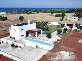 Aeneas Villa Pool & Jacuzzi al mare Torre Guaceto