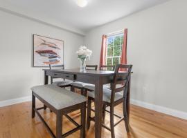 Near YALE - Beautiful Waterfront Townhouse in New Haven, ξενοδοχείο σε New Haven