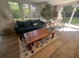 Between city and countryside, hotell i Maisons-Laffitte