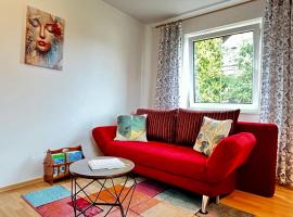 Villa L & S - Gemütliche Ferienwohnung im Grünen bei Dresden, hotel in Freital