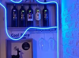 Cool place - חדרים דלוקס - ליד בי"ח "שיבא"-"בלינסון"-"בר אילן"-"מכללת ר"ג" - חניית רכבים P חינם זמינה 24-7 - חשבונית מס