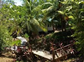 Quiet Retreat, Ideal For An Intimate Romantic Getaway Or 2 Couples