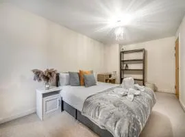 Modern City Centre 2 Bedroom flat in Birmingham - Free parking, Netflix