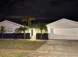 Cozy 4 Bedroom Home On Merritt Island