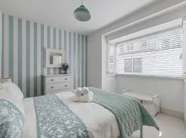 Large 4 Bed Town House Ideal for Contractors & Family Friendly in Great Central Location