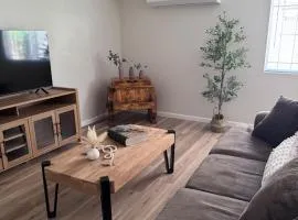Cozy 2BR Townhome Prime Phoenix Location