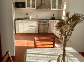 Alquiler Temporario Casa Cervantes, hotel in Paraná