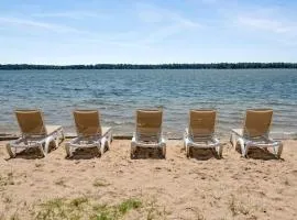 3 Combined Private Lakeside Studios - Upper Level