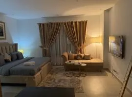Chic Studio in Penta Square Near LUMS & Airport