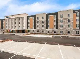 Everhome Suites El Paso Airport near Fort Bliss by Choice Hotels