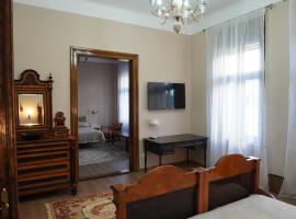 Sibla Residence, Unique Experience Heritage House, casa de campo em Lugoj