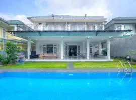 Villa Ixora Resort