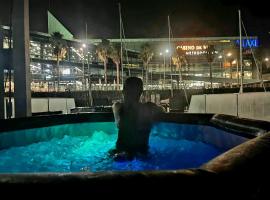 Barco-Apartamento en el Náutico de Vigo, hotel in Vigo