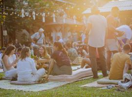 The Yard Hostel Chiang Mai, hostel in Chiang Mai